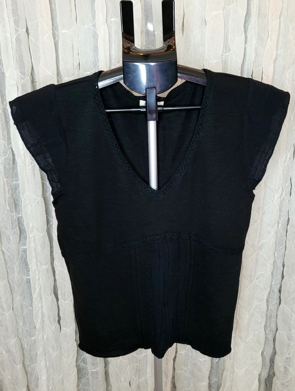POL Black Crochet Lace Trim V-Neck Pleated Pintuck Babydoll Top L